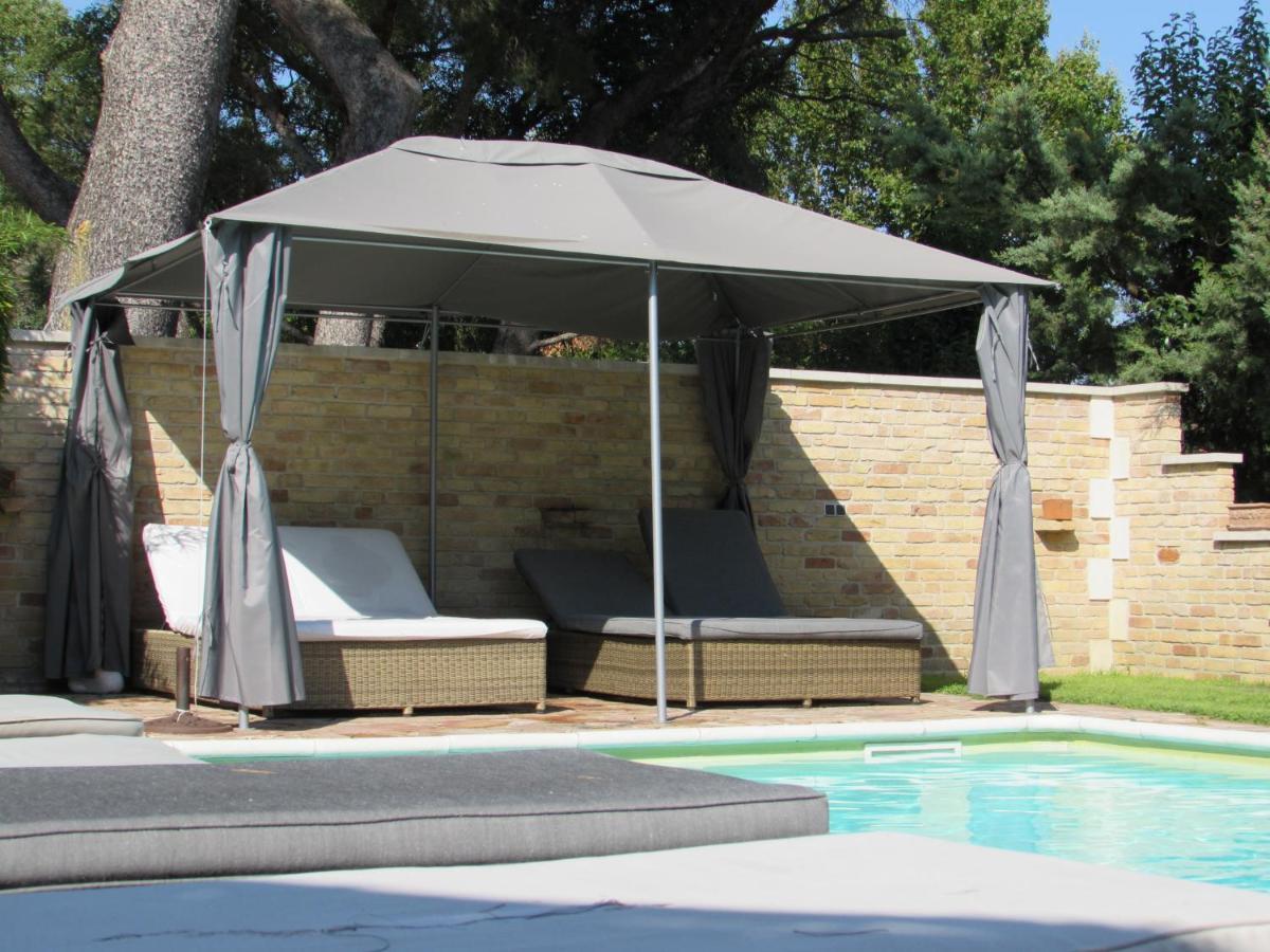 Villa Bacchus, Provence Les Angles  外观 照片